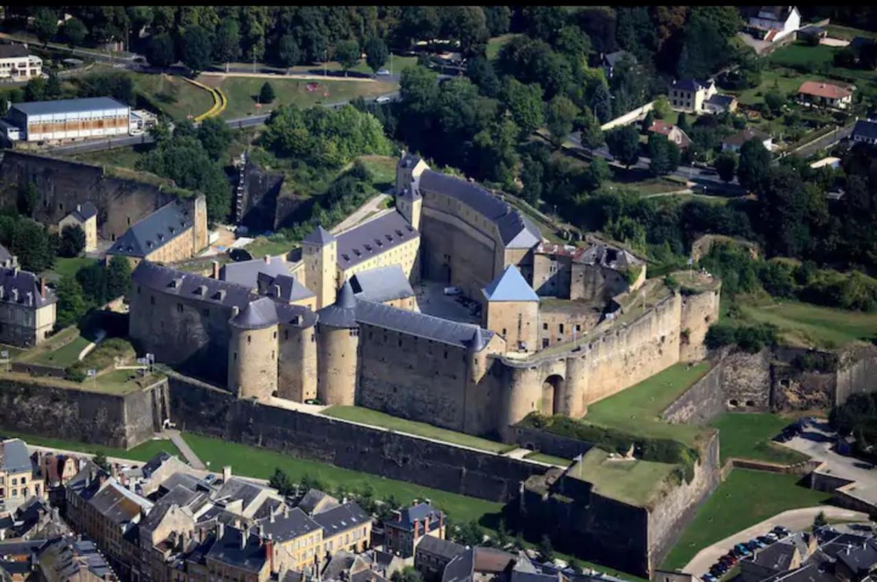 Appartement Spacieux Et Atypique Sedan Bagian luar foto